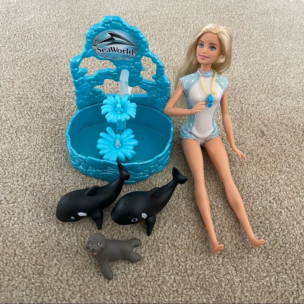 Sea World Barbie Set with Orcas and Seal